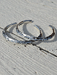 BR-0092/BR-0093　WOMEN'S THIN TRIANGLE BRACELET