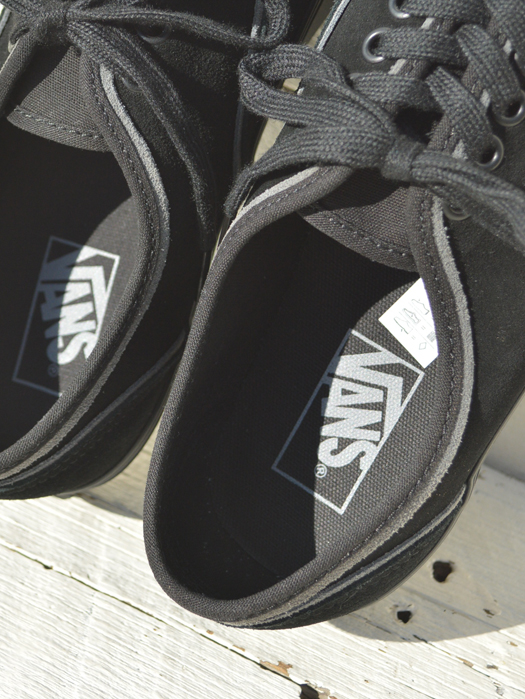 Authentic Sliver (Suede)