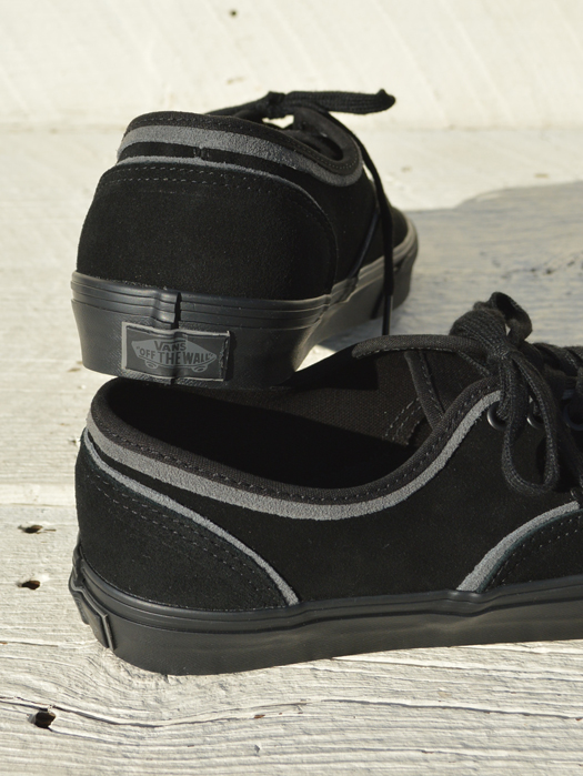 Authentic Sliver (Suede)