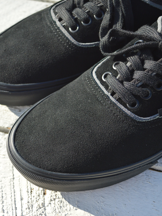 Authentic Sliver (Suede)