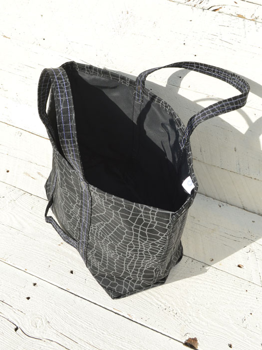 Bell Tote (M) “Spider Web”
