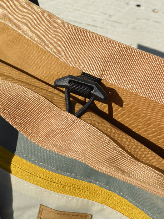 MOUNTAIN UTILITY TOTE BAG