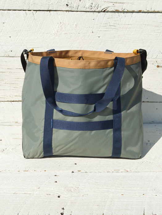 MOUNTAIN UTILITY TOTE BAG