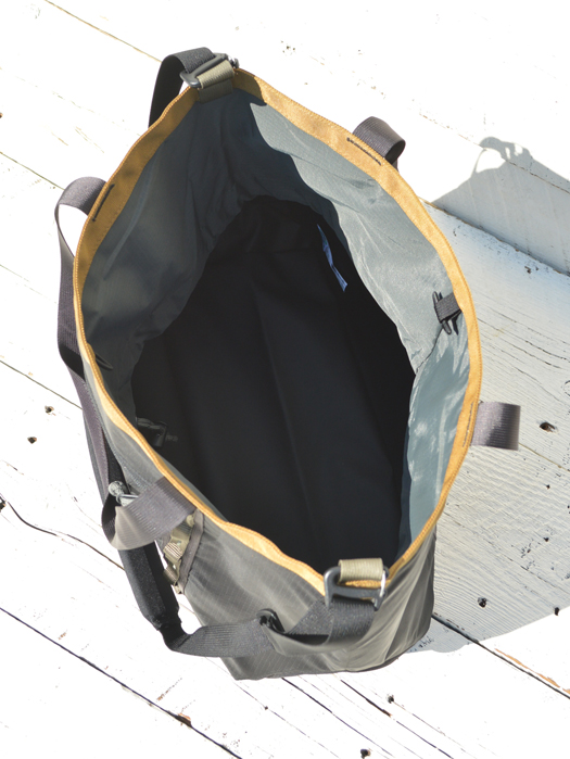 MOUNTAIN UTILITY TOTE BAG