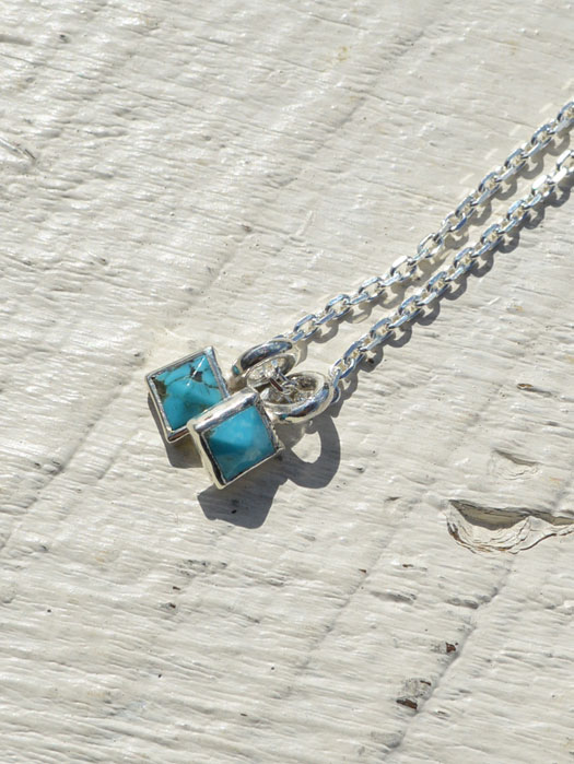 Nl-0191 SQUARE PYRAMID TURQUOISE PENDANT