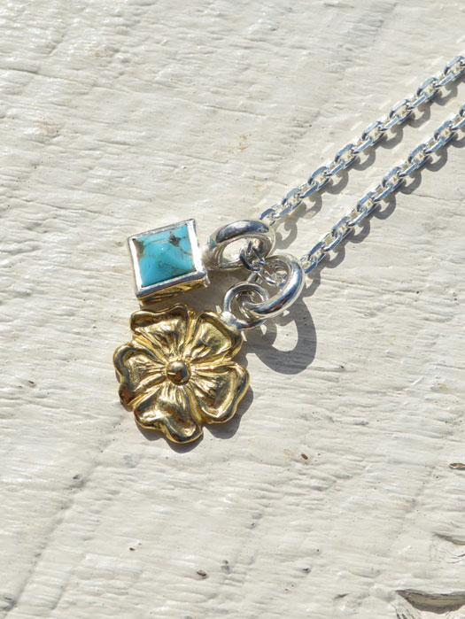 Nl-0191 SQUARE PYRAMID TURQUOISE PENDANT