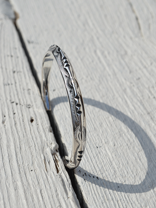 BR-0092/BR-0093　WOMEN'S THIN TRIANGLE BRACELET