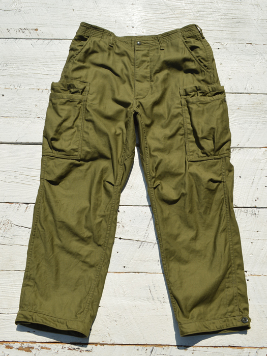 Overgrown Pants 4/5 (Back Satin)
