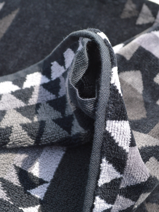 Oversized Jacquard Towels (JAPAN LIMITED)
