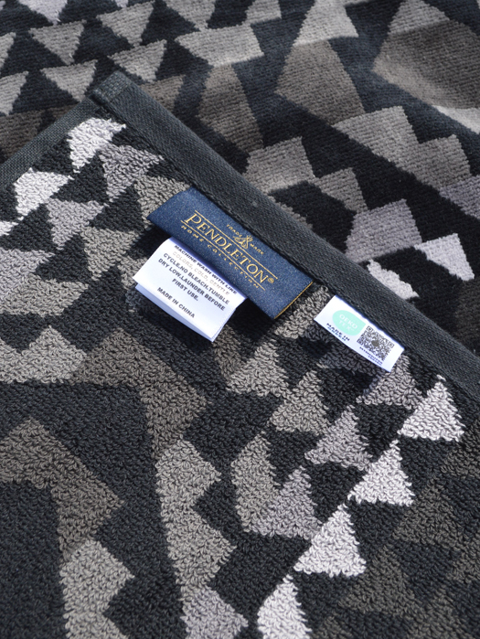 Oversized Jacquard Towels (JAPAN LIMITED)