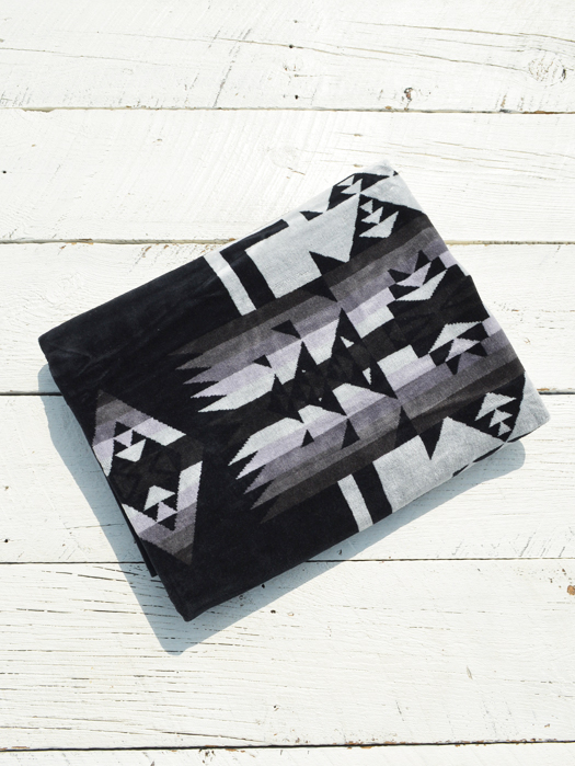 Oversized Jacquard Towels (JAPAN LIMITED)　