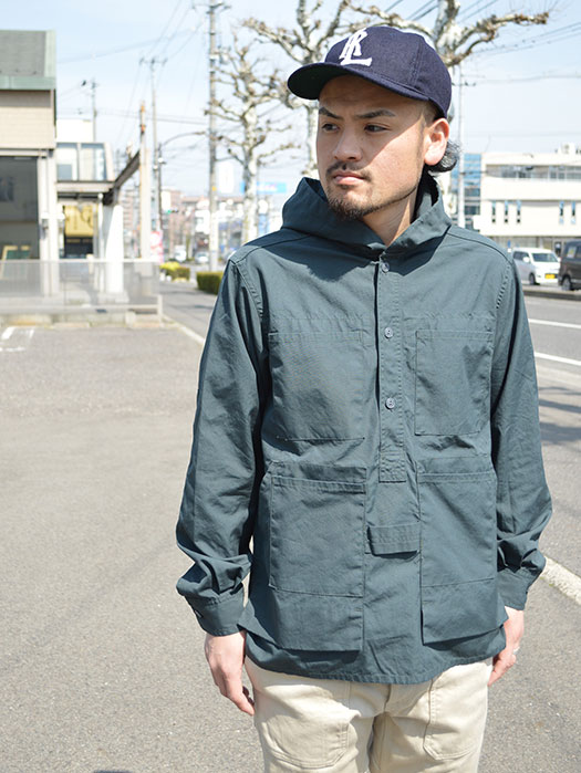 Tree Chopper Bud Half　(Weeds Poplin)
