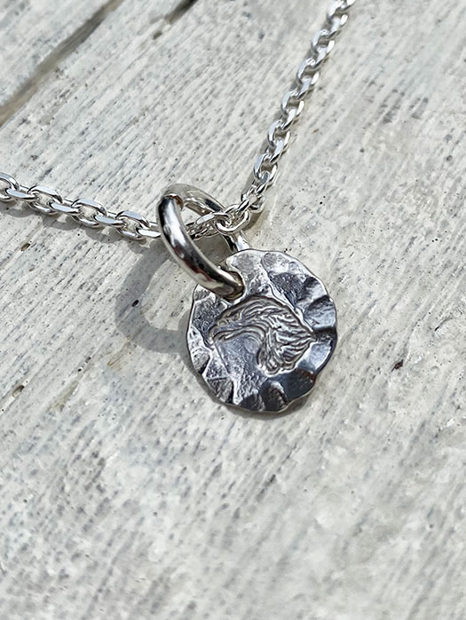 EFNL-0019　EAGLE HEAD STAMPED PENDANT (XS)