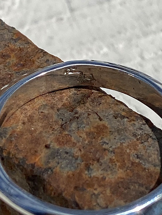 EXTRA THIN TRIANGLE RING (LEAF)
