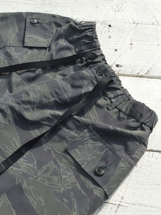 E-Z WALKABOUT Shorts (Night Tiger)