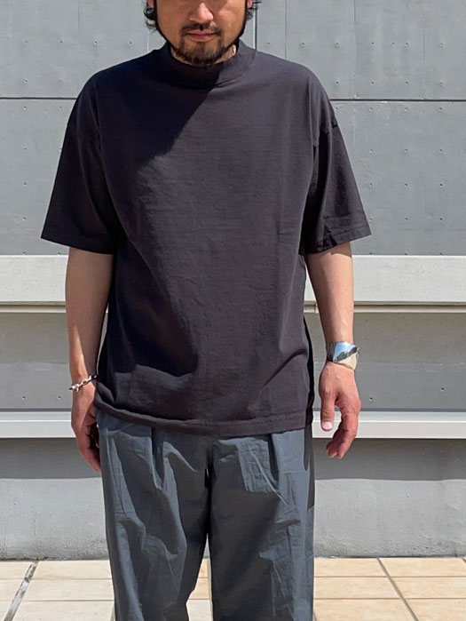 Midneck T-Shirt
