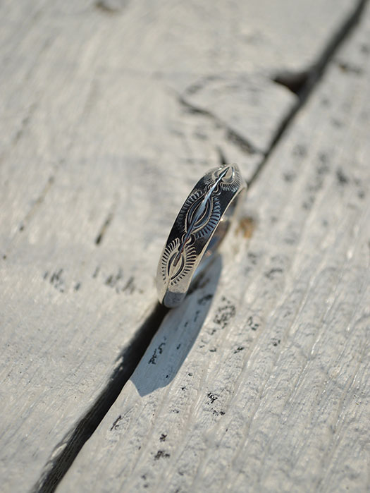 RG-0045  TRIANGLE RING (LEAF)