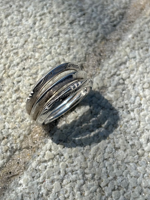 RG-0106 EXTRA THIN TRIANGLE TRINITY RING