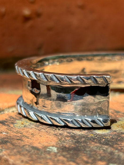 BR-0195 BENTED EDGE BRACELET