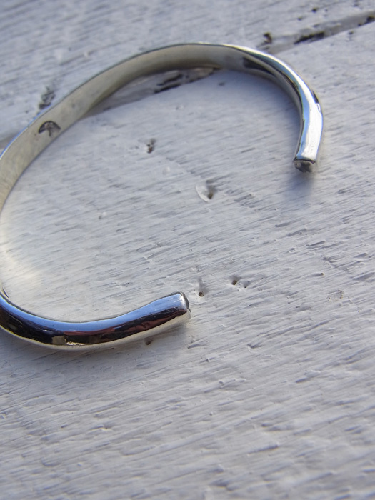 BR-0090/BR-0091　MEN'S THIN TRIANGLE BRACELET