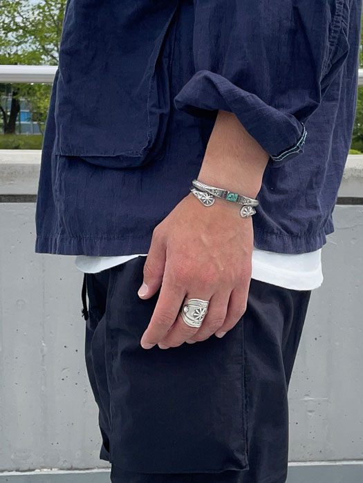 BR-0011 TRIANGLE SIDE SHELL BRACELET