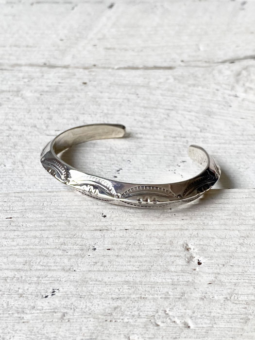 BR-0064 TRIANGLE BRACELET (3POINT)