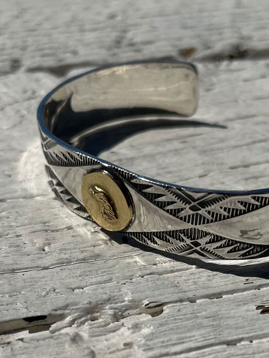 BR-0120　EAGLE HEAD BRACELET (18K GOLD ACCENT/RUG PATTERN)