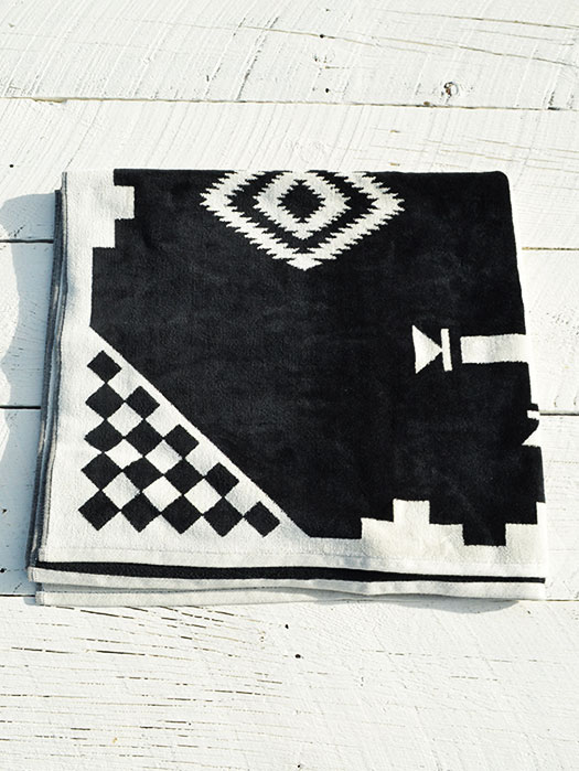 Oversized Jacquard Towels