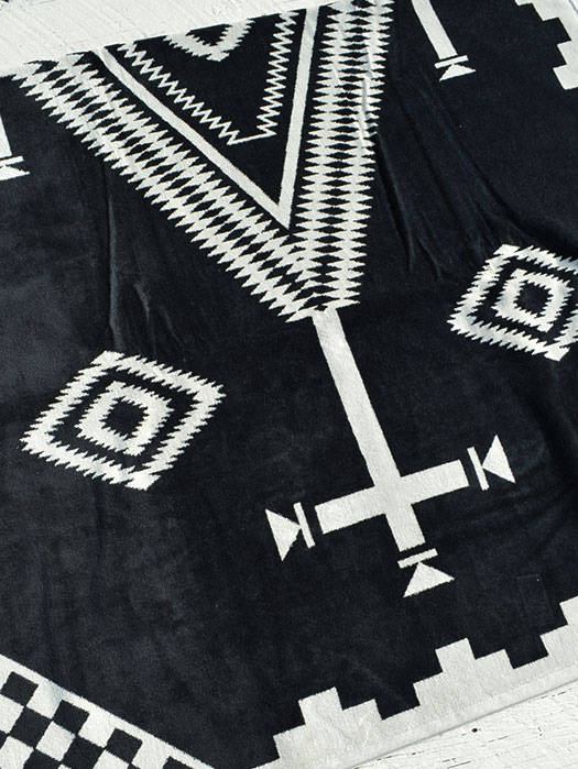 Oversized Jacquard Towels