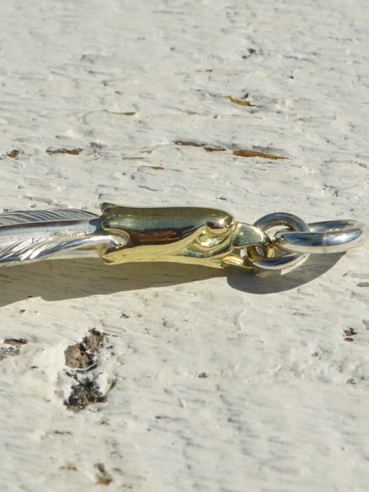 EFNL-0048　EAGLE HEAD KAZEKIRI FEATHER PENDANT No. 48 (18K GOLD ACCENT)