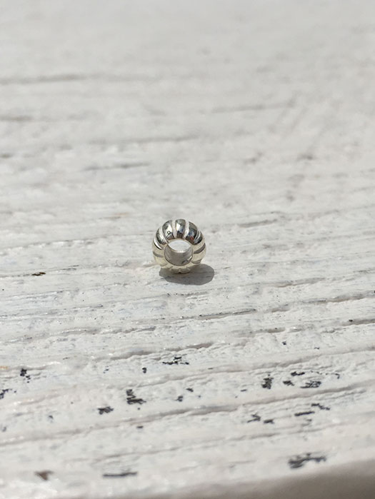 OT-B0002　SHELL BEAD