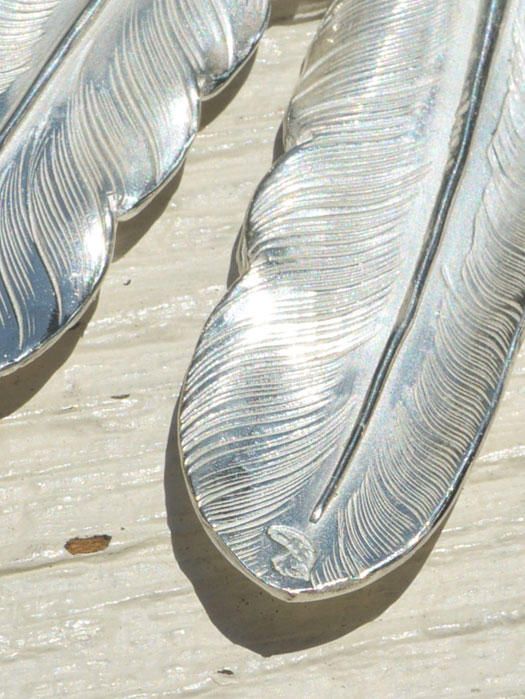 EFNL-0041　EAGLE HEAD FEATHER PENDANT No.41 (18K GOLD ACCENT)