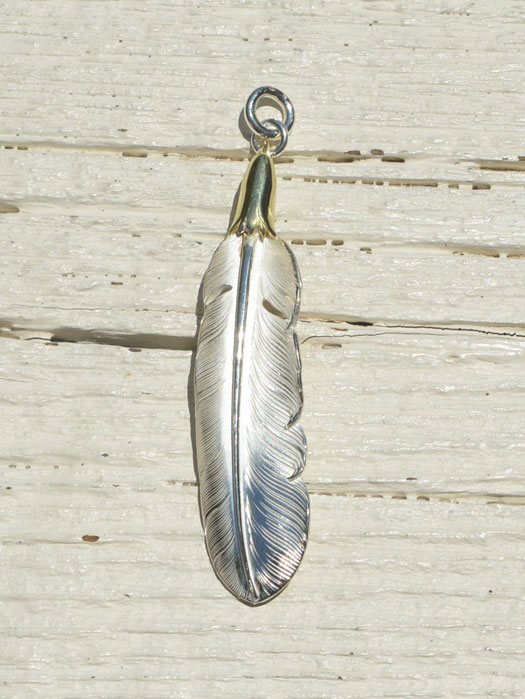 EFNL-0041　EAGLE HEAD FEATHER PENDANT No.41 (18K GOLD ACCENT)