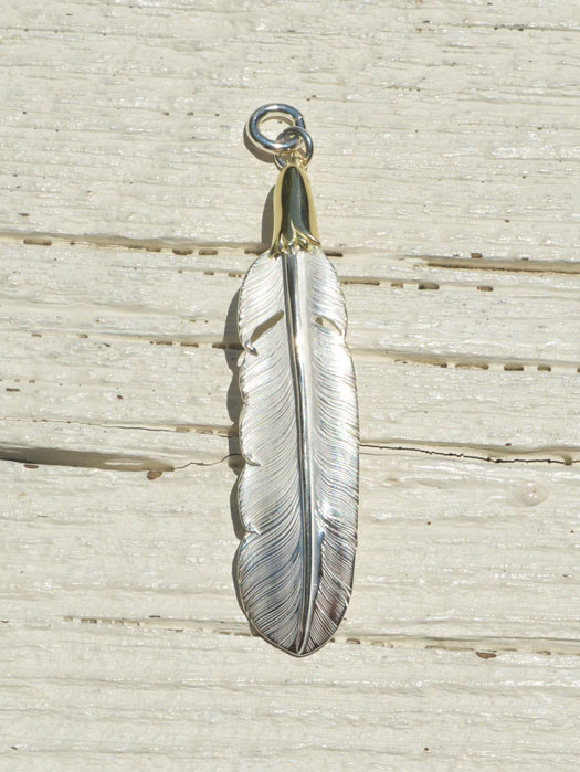 EFNL-0041　EAGLE HEAD FEATHER PENDANT No.41 (18K GOLD ACCENT)