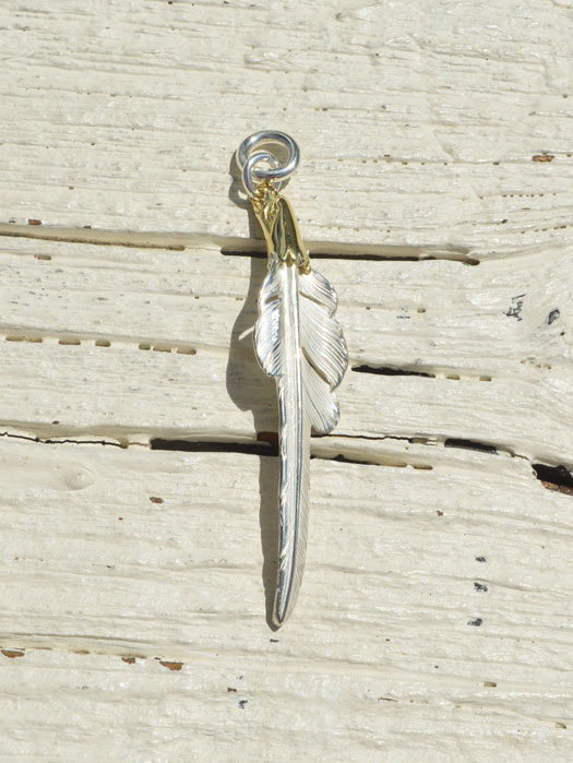 EFNL-0046　EAGLE HEAD KAZEKIRI FEATHER PENDANT No. 46 (M) (18K GOLD ACCENT)