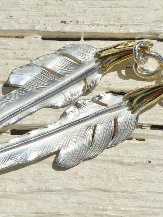 EFNL-0047　EAGLE HEAD KAZEKIRI FEATHER PENDANT No. 47 (L) (18K GOLD ACCENT)　