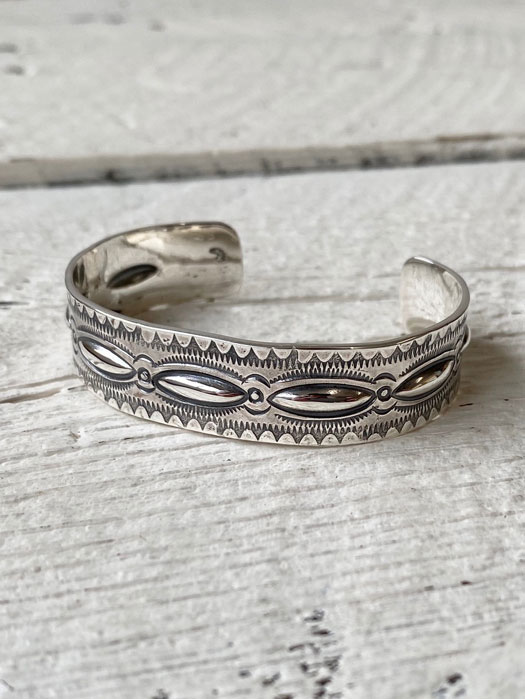 BR-0085 LEAF BRACELET (REPOUSSE)