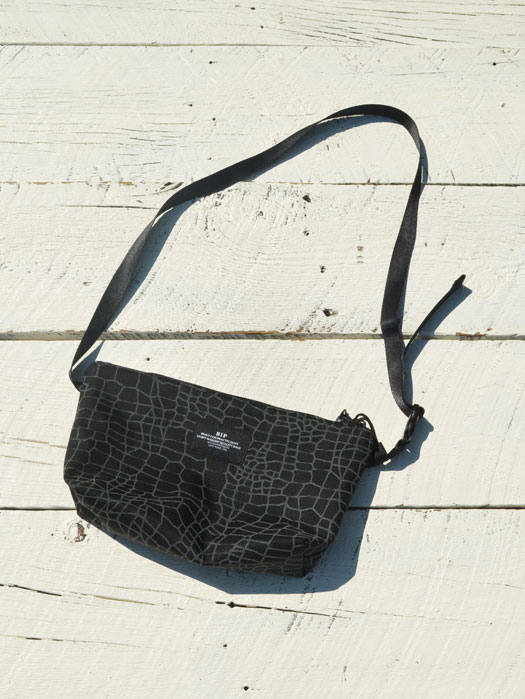 FANNYPACK CROSSBODY　(Spider Web)　