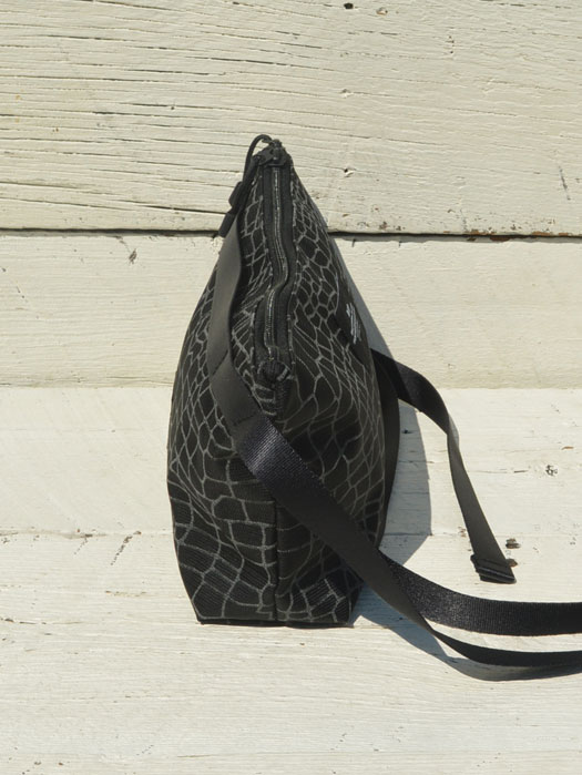 FANNYPACK CROSSBODY　(Spider Web)