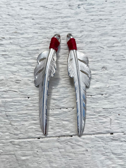 EFNL-0028　KAZEKIRI FEATHER PENDANT No. 28 (S) (Red Lace)