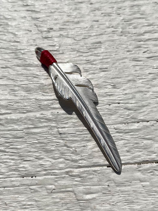 EFNL-0028　KAZEKIRI FEATHER PENDANT No. 28 (S) (Red Lace)