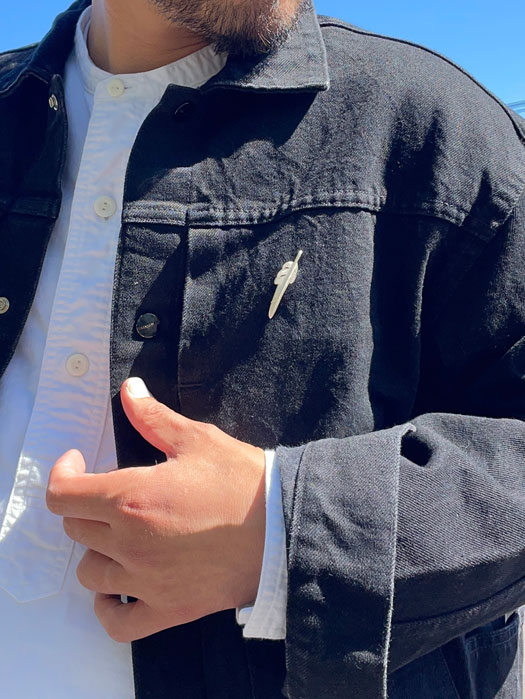 EFOT-0001 KAZEKIRI FEATHER PIN “small”