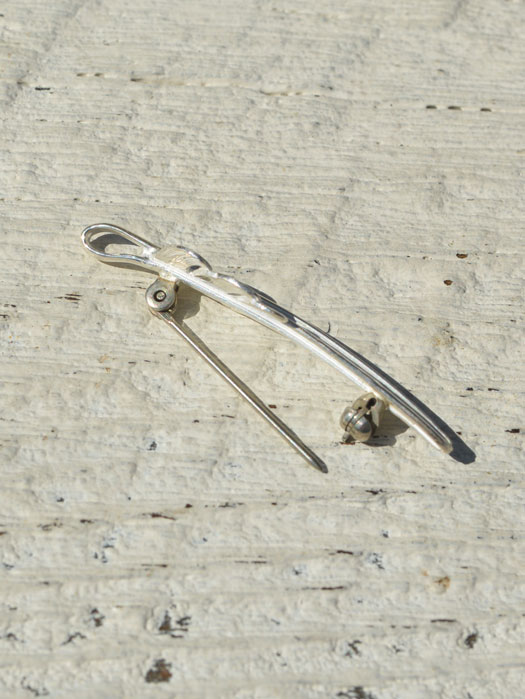 EFOT-0001 KAZEKIRI FEATHER PIN “small”
