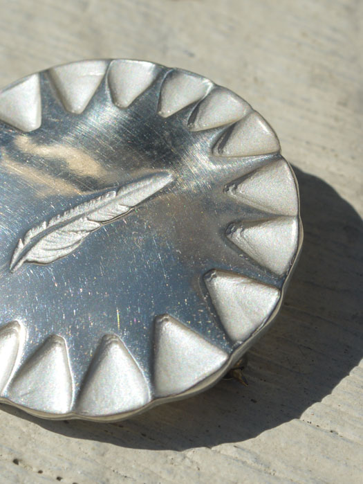 EFOT-0012 KAZEKIRI FEATHER STAMPED PIN