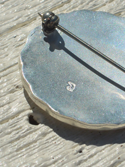 EFOT-0012 KAZEKIRI FEATHER STAMPED PIN