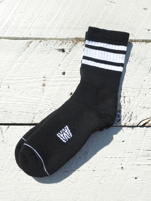 【WILDERNESS WEAR】 Half Beast Line Socks