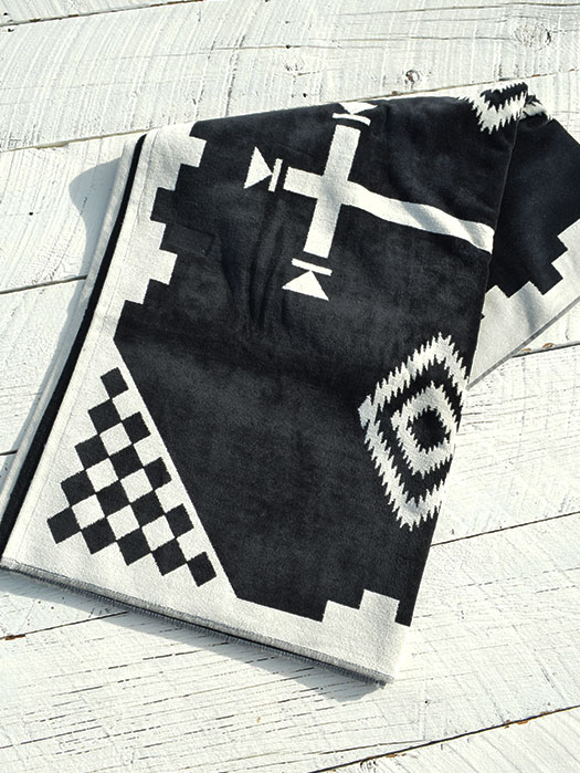 Oversized Jacquard Towels