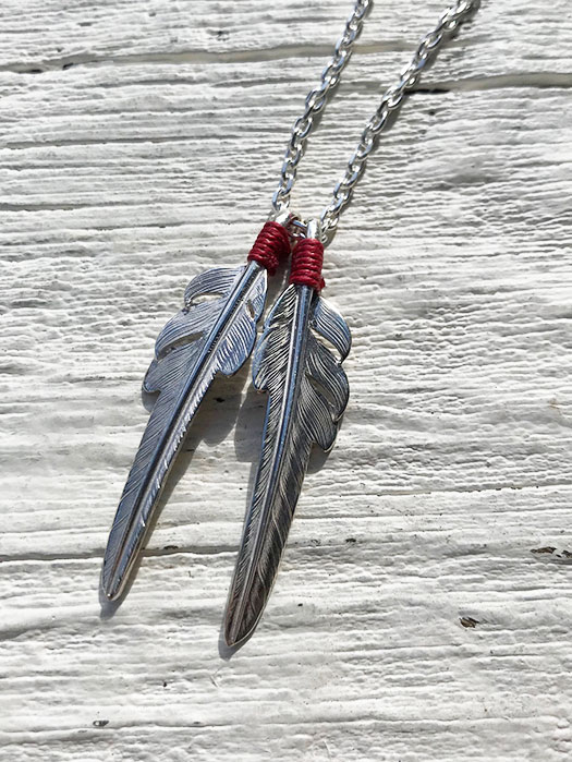 EFNL-0028　KAZEKIRI FEATHER PENDANT No. 28 (S) (Red Lace)