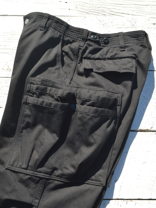  Overgrown Pants 4/5 (Military Satin)　