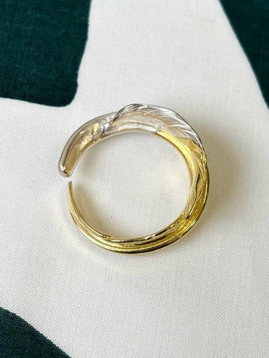 EFRG-0033 KAZEKIRI FEATHER RING No.33 (18K GOLD ACCENT)